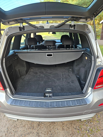 Mercedes-Benz GLK220 8 of 8