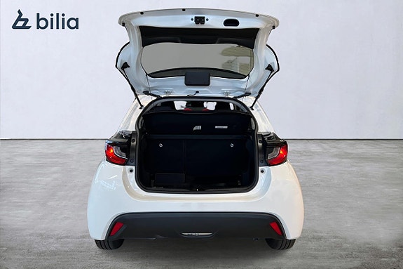 Toyota Yaris 11 of 21