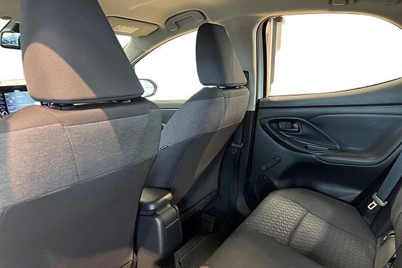 Toyota Yaris 12 of 21