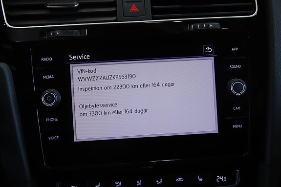 Volkswagen Golf VII 10 of 13