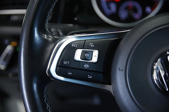Volkswagen Golf VII 9 of 13