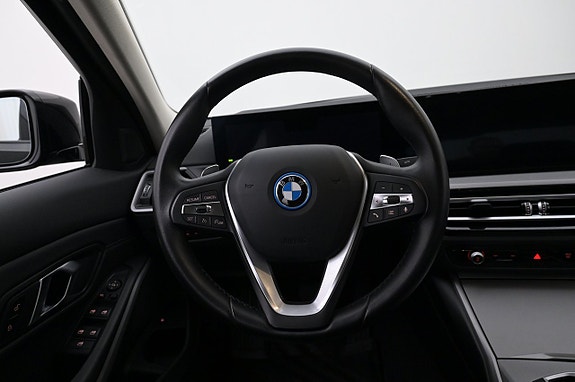 BMW 330e 7 of 27