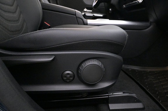 Mercedes-Benz EQA300 16 of 27