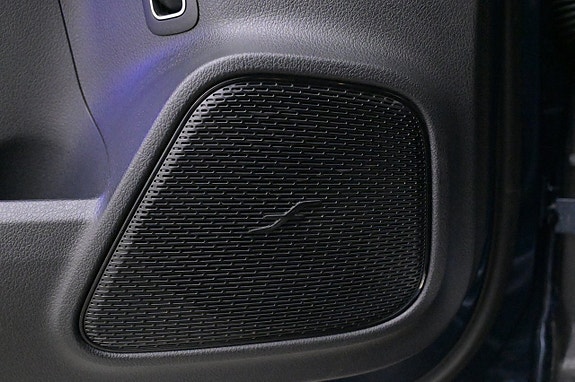 Mercedes-Benz EQA300 13 of 27