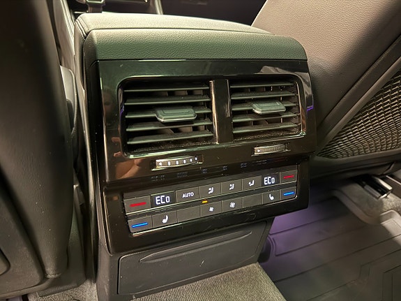 Volkswagen Touareg 14 of 22