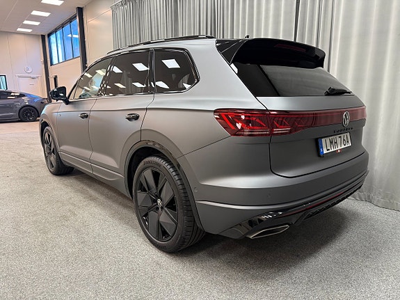 Volkswagen Touareg 3 of 22
