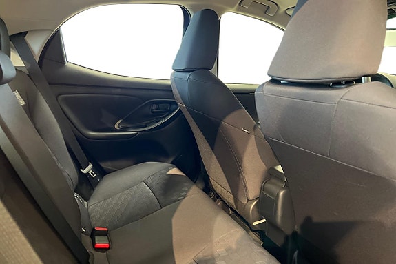 Toyota Yaris 13 of 28