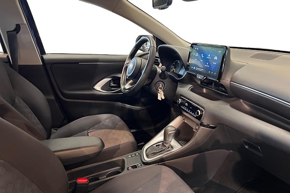 Toyota Yaris 7 of 28