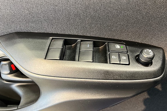 Toyota Yaris 24 of 28