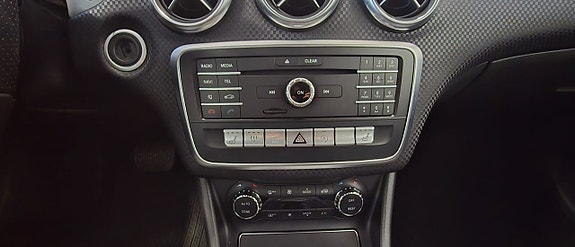 Mercedes-Benz A200 17 of 24