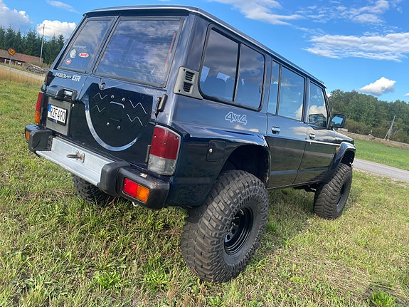 Nissan Patrol 3 of 5