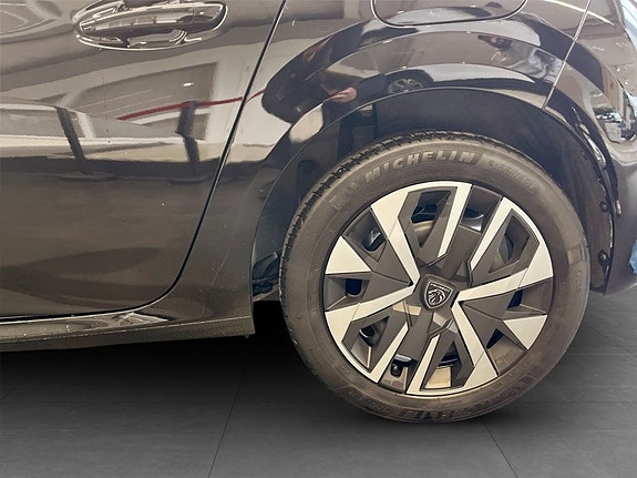 Peugeot 208 15 of 17