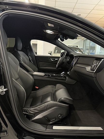 Volvo S60 14 of 16