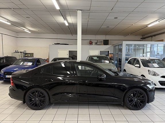 Volvo S60 2 of 16