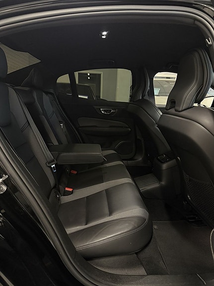 Volvo S60 15 of 16