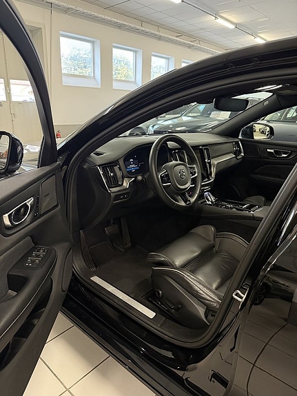 Volvo S60 5 of 16