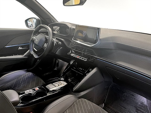 Peugeot 2008 11 of 15