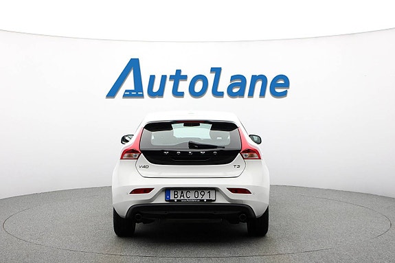 Volvo V40 7 of 27