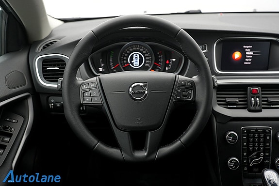 Volvo V40 19 of 27