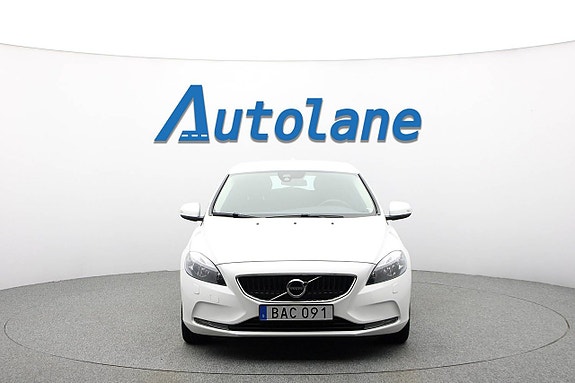 Volvo V40 3 of 27