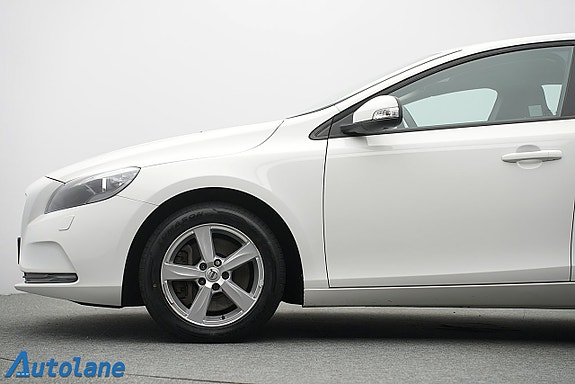Volvo V40 13 of 27