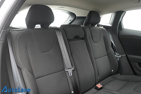Volvo V40 25 of 27