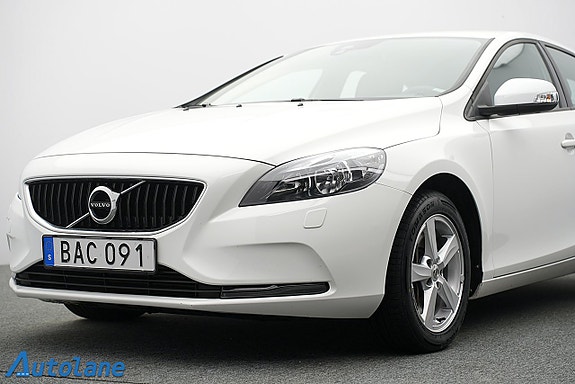 Volvo V40 11 of 27