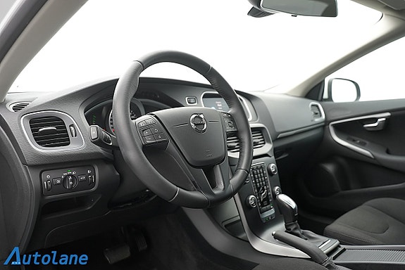 Volvo V40 14 of 27