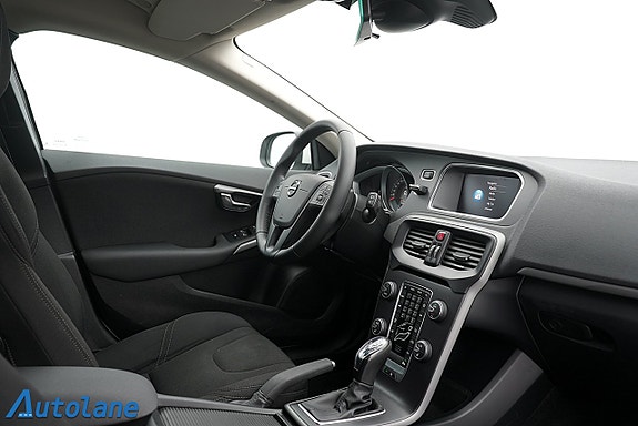 Volvo V40 15 of 27