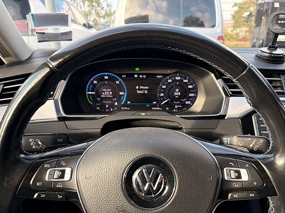 Volkswagen Passat 15 of 16