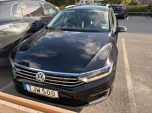 Volkswagen Passat 14 of 16