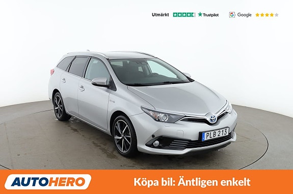Toyota Auris 8 of 30