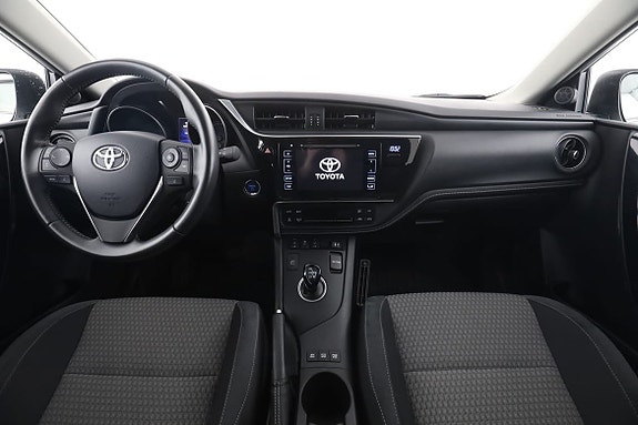 Toyota Auris 13 of 30