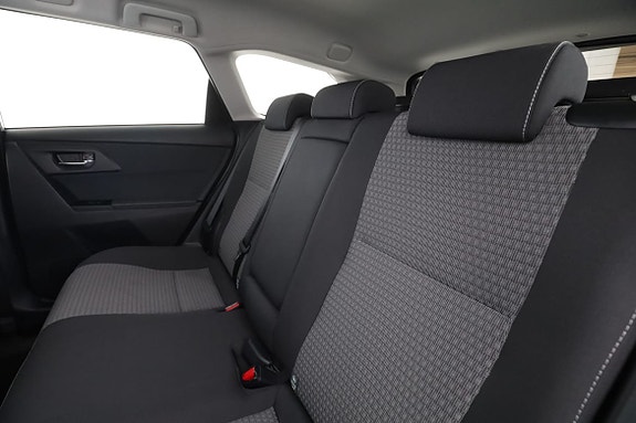 Toyota Auris 15 of 30