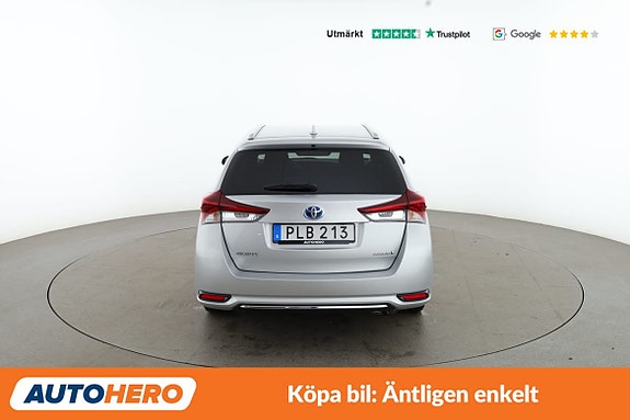 Toyota Auris 4 of 30