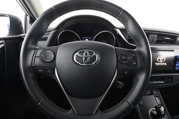 Toyota Auris 19 of 30
