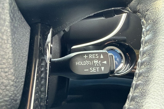 Toyota Prius Plug-in Hybrid 17 of 20