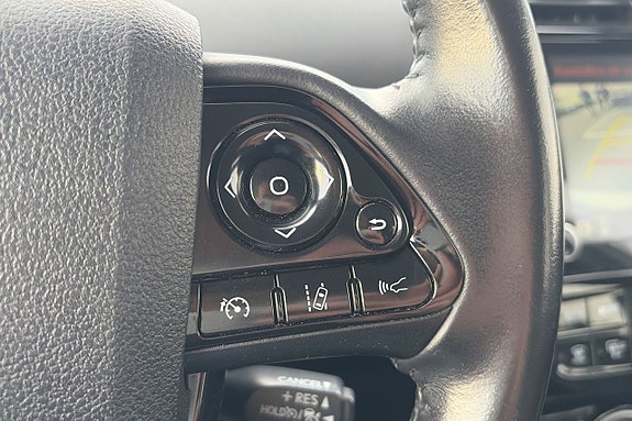 Toyota Prius Plug-in Hybrid 14 of 20