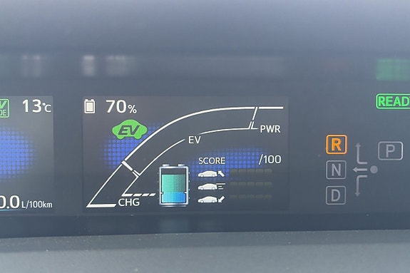 Toyota Prius Plug-in Hybrid 16 of 20