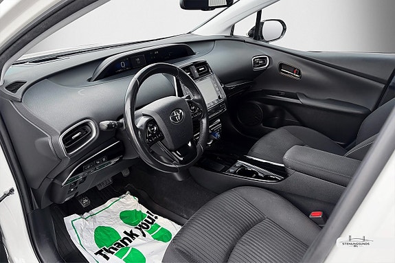 Toyota Prius Plug-in Hybrid 8 of 20