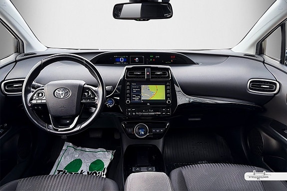 Toyota Prius Plug-in Hybrid 9 of 20