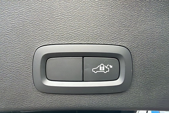 Volvo XC40 12 of 23