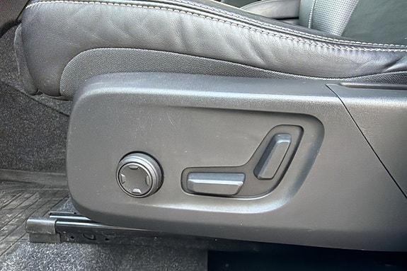 Volvo XC40 14 of 23