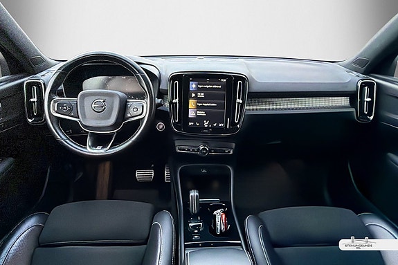 Volvo XC40 9 of 23