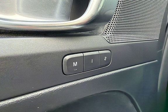 Volvo XC40 15 of 23