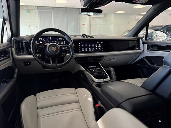 Porsche Cayenne 11 of 25