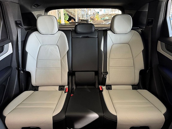 Porsche Cayenne 14 of 25