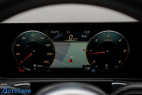 Mercedes-Benz GLB220 d 21 of 30