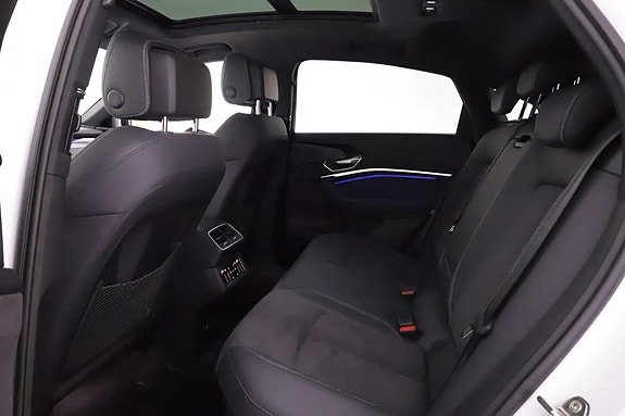 Audi Q8 12 of 27