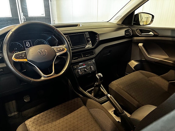 Volkswagen T-Cross 8 of 16